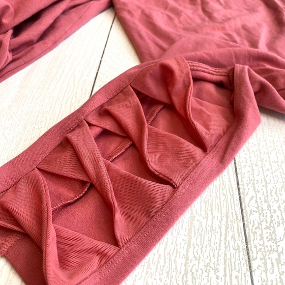 NWOT Victoria Secret Mesh Detail leggings in Large - Picture 9 of 9